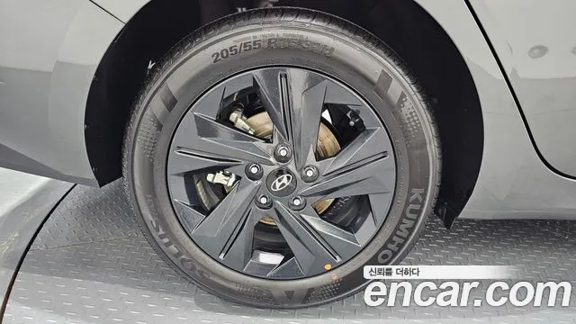 Hyundai AVANTE Avante (CN7) — Фото автомобиля 5