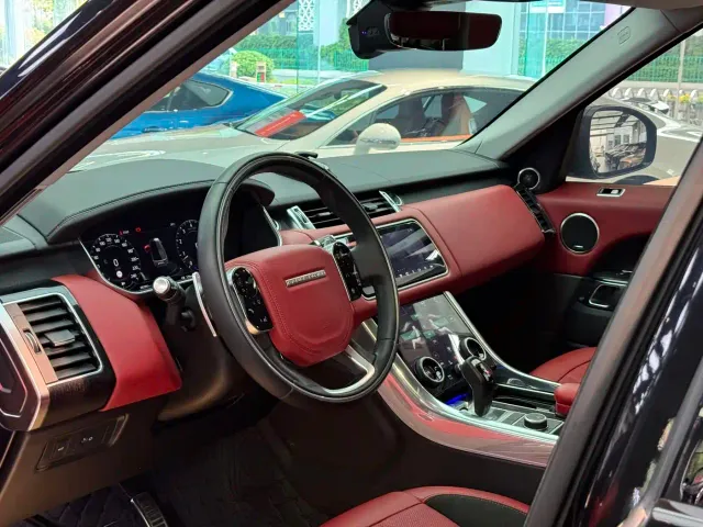 Land Rover Range Rover Sport — Фото автомобиля 7