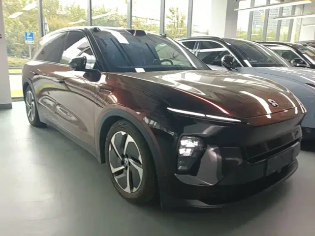 Nio ES8 — Фото автомобиля 3