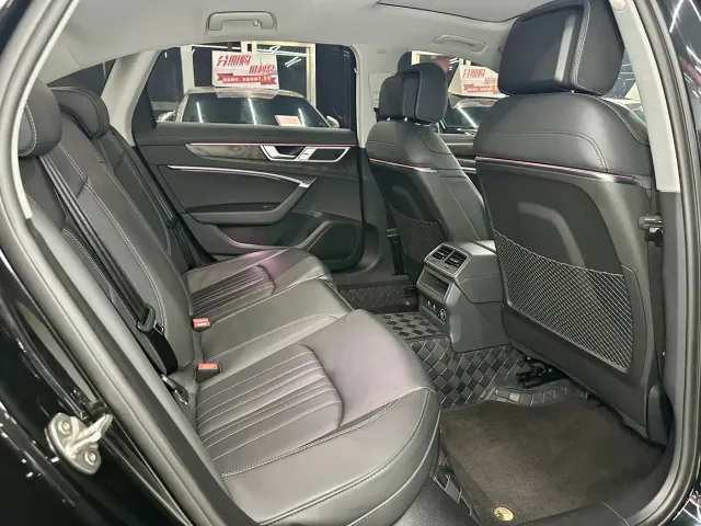 Audi Audi A6L 2023 40 TFSI Luxury Elegance — Фото автомобиля 11
