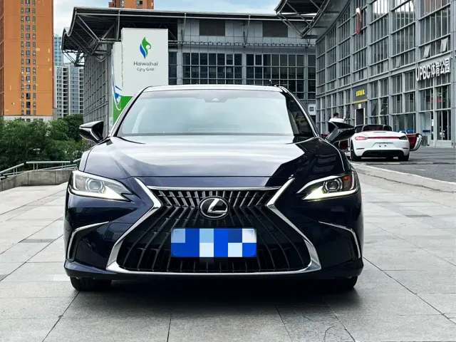 Lexus ES — Фото автомобиля 2