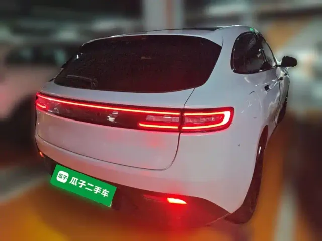 Aito M5 — Фото автомобиля 6