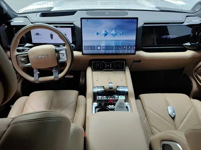 Fang Cheng Bao Leopard 8 2025 Zhiyong Flagship 7-Seater — Фото автомобиля 9
