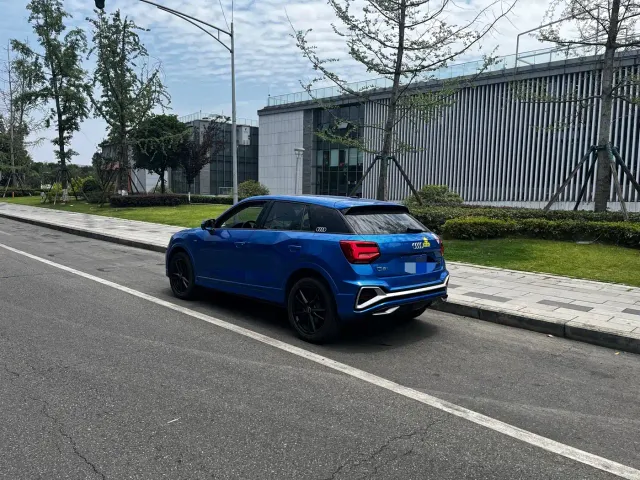 Audi Q2L — Фото автомобиля 5