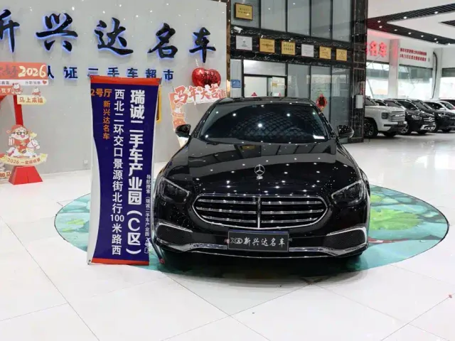 Mercedes-Benz E-Class — Фото автомобиля 2