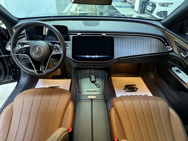 Mercedes-Benz E-Class — Фото автомобиля 6