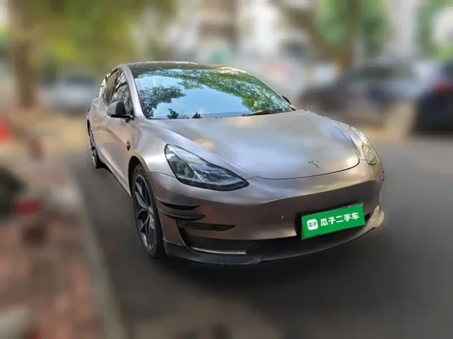 Tesla Model 3 — Фото автомобиля 24