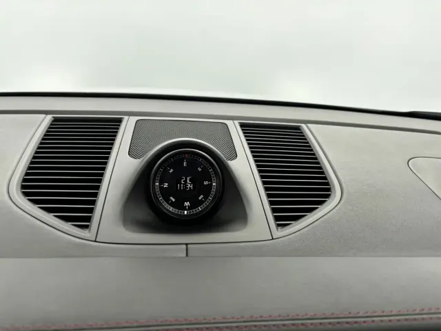 Porsche Macan — Фото автомобиля 16