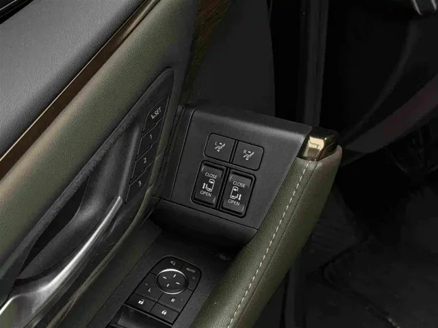 Toyota Alphard — Фото автомобиля 6