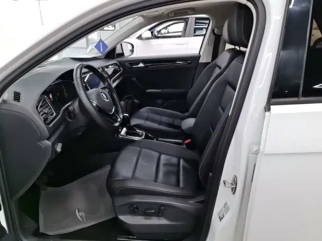 Volkswagen T-Roc — Фото автомобиля 14