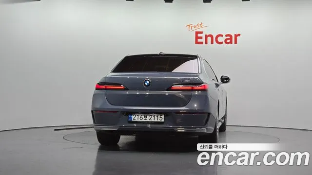BMW 7 Series G70 — Фото автомобиля 4