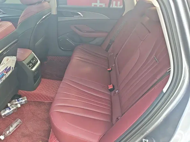 Hongqi H5 — Фото автомобиля 16