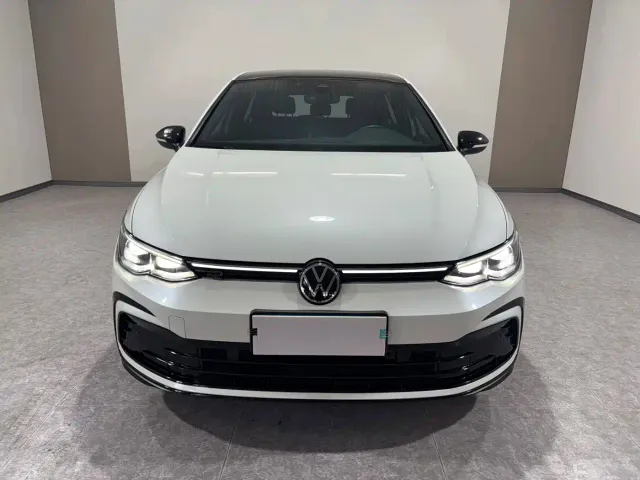 Volkswagen Golf — Фото автомобиля 3