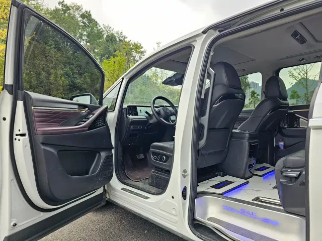 GAC Trumpchi M8 — Фото автомобиля 9