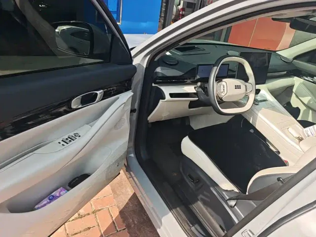 Geely Galaxy E5 — Фото автомобиля 15