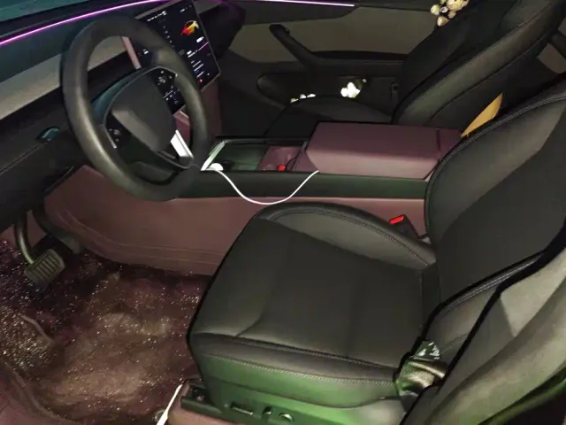 Tesla Model Y — Фото автомобиля 9