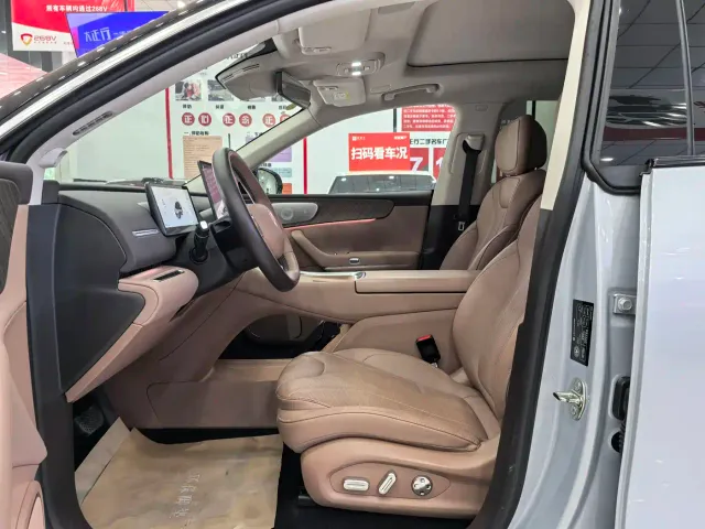 Leapmotor C11 — Фото автомобиля 7