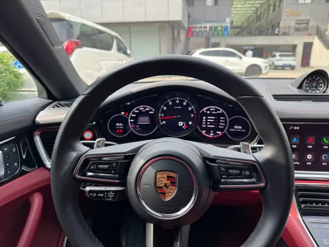 Porsche Panamera — Фото автомобиля 11
