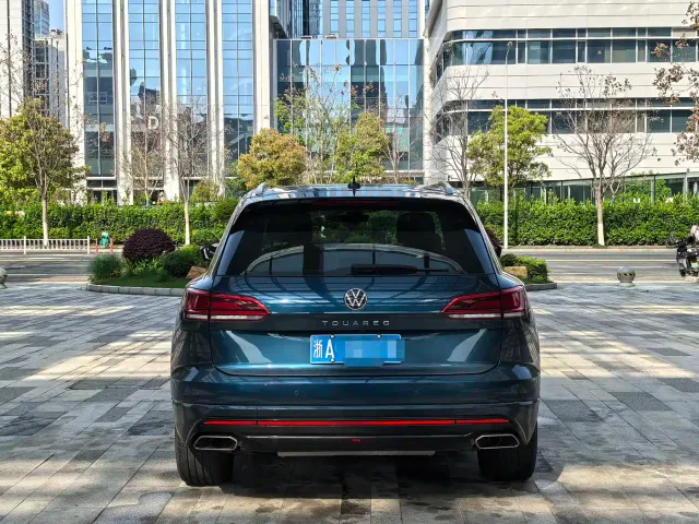 Volkswagen Touareg — Фото автомобиля 4