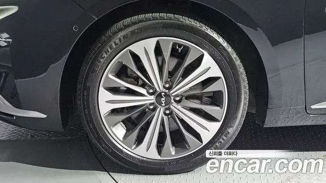 Kia K8 2.5 Бензин 2WD — Фото автомобиля 4