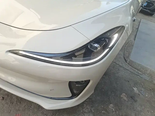 IM Motors L6 — Фото автомобиля 18