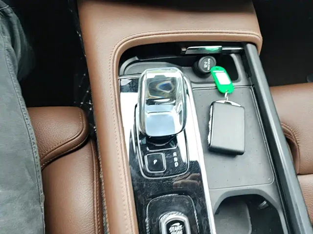 Volvo S90 — Фото автомобиля 13