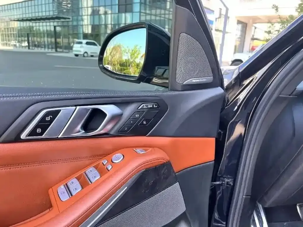 BMW BMW X7 2023 xDrive40i Exclusive M Sport Package — Фото автомобиля 7