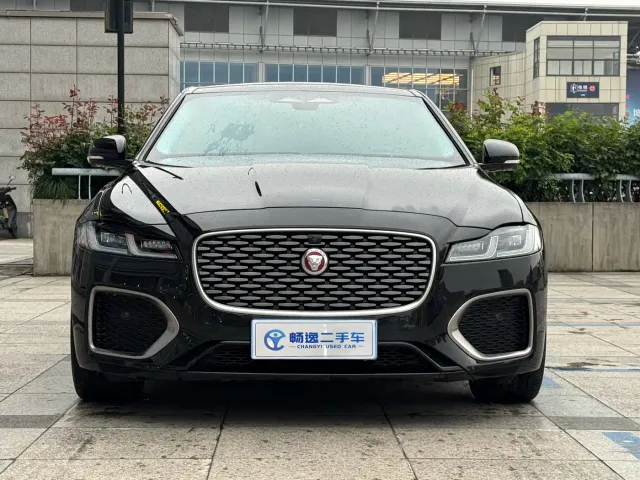 Jaguar XFL — Фото автомобиля 2