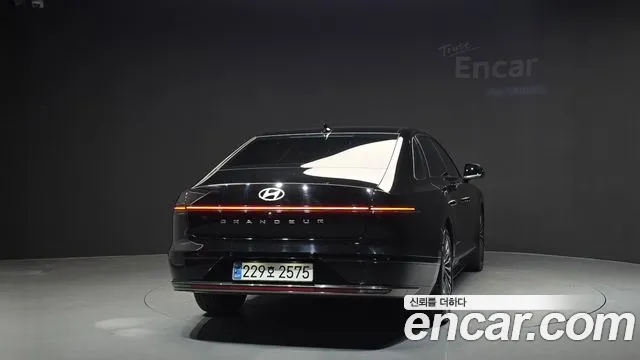 Hyundai Grandeur GN7 — Фото автомобиля 4