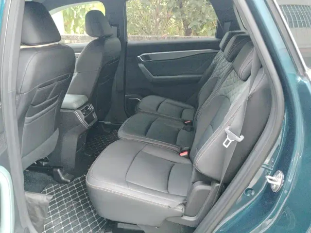 Geely Haoyue L — Фото автомобиля 10