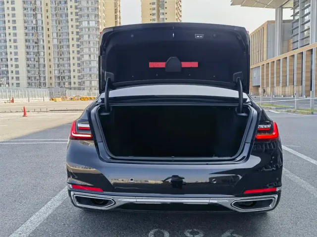 BMW BMW 7 Series 2021 Model 730Li Luxury Package — Фото автомобиля 14