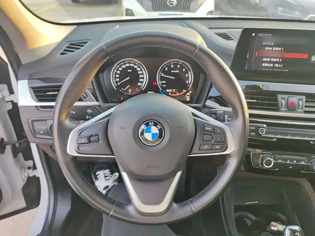 BMW X1 — Фото автомобиля 10