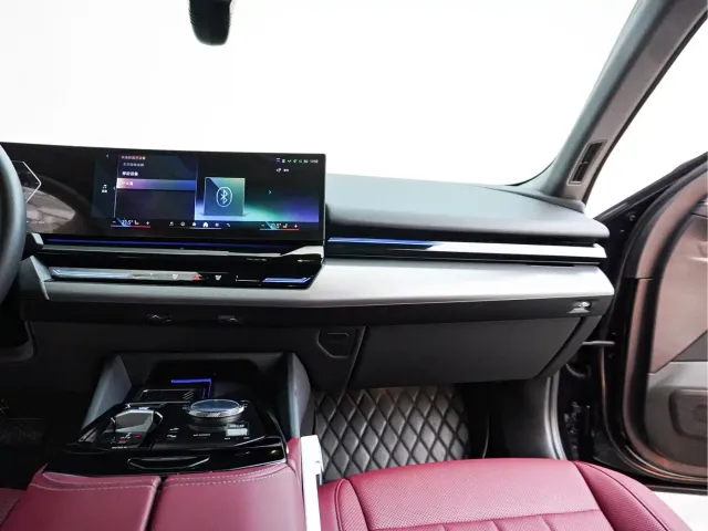 BMW 5 Series — Фото автомобиля 22