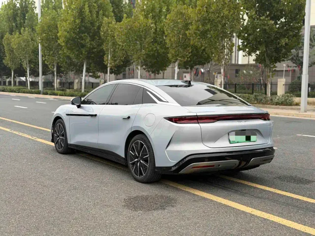 BYD Han — Фото автомобиля 9