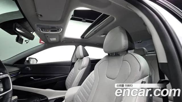 Hyundai AVANTE Avante (CN7) — Фото автомобиля 17
