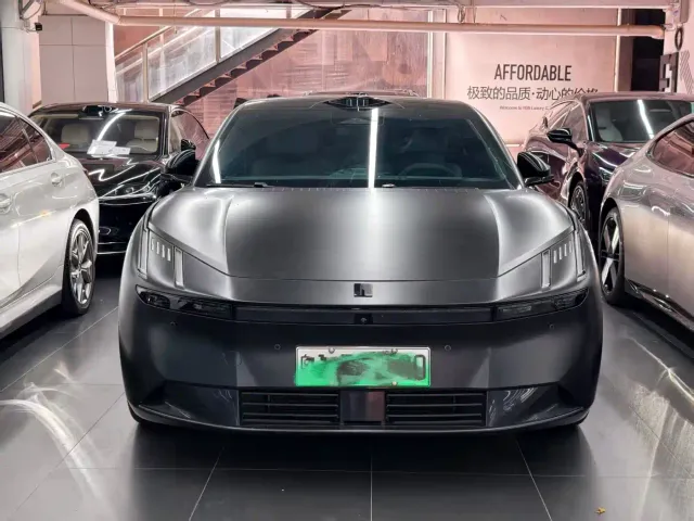 Lynk & Co Z10 — Фото автомобиля 2