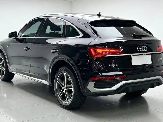 Audi Q5L Sportback — Фото автомобиля 9