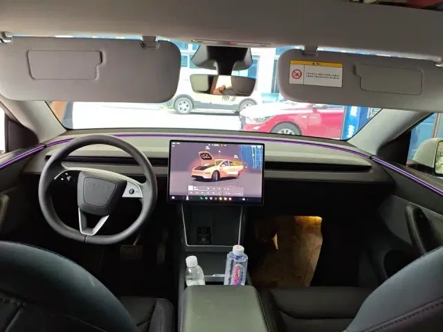 Tesla Model Y — Фото автомобиля 7