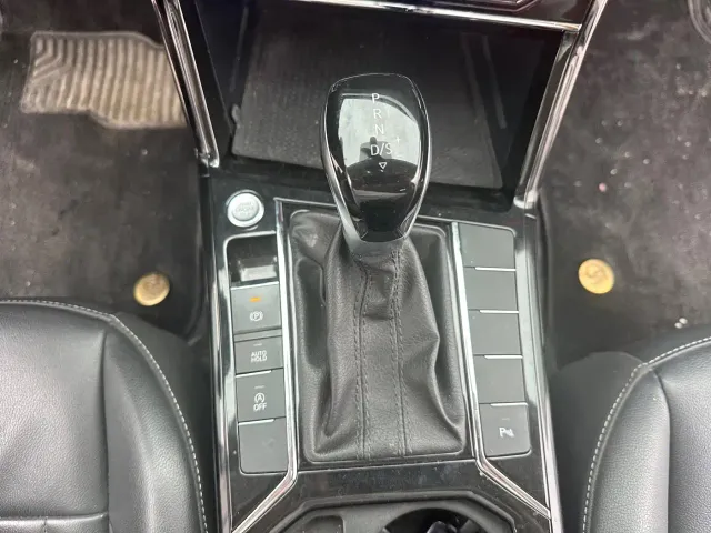 Volkswagen Passat — Фото автомобиля 12