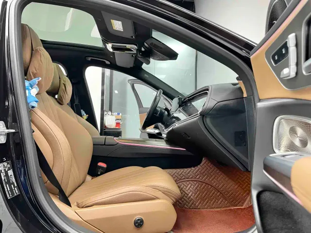 Mercedes-Benz E-Class — Фото автомобиля 5