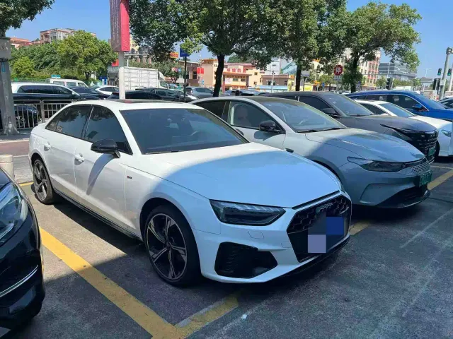 Фотография автомобиля — Audi A4L