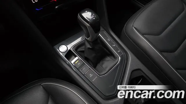 Volkswagen Tiguan — Фото автомобиля 12