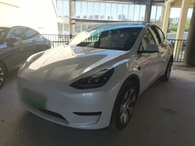 Фотография автомобиля — Tesla Model Y