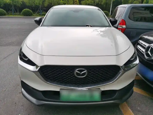 Mazda CX-30 EV — Фото автомобиля 2
