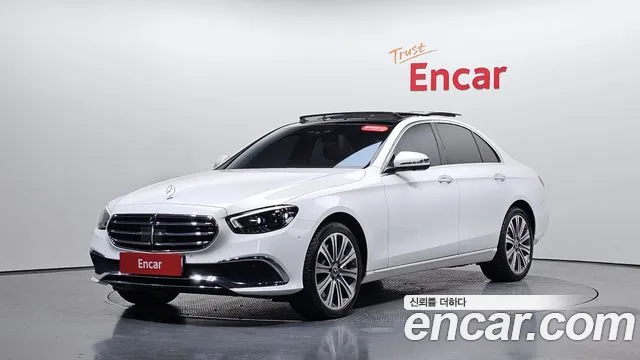 Mercedes-Benz E-Class — Фото автомобиля 11