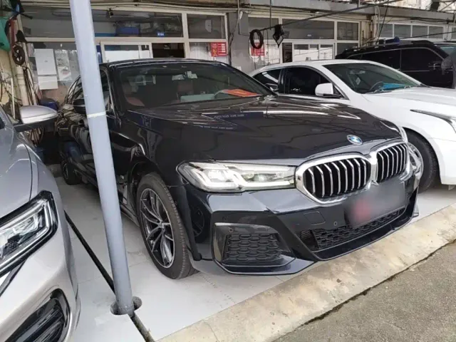 BMW 5 Series — Фото автомобиля 3