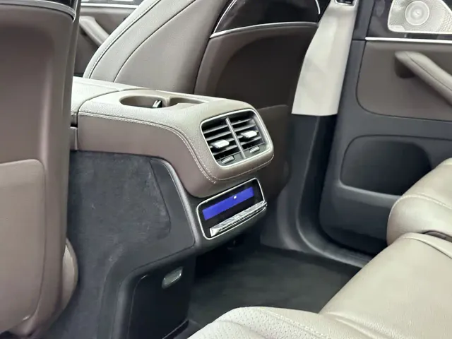 Mercedes-Benz GLS-Class — Фото автомобиля 21