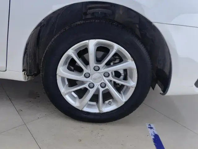 Geely Emgrand — Фото автомобиля 6