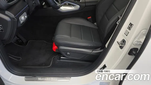 Mercedes-Benz GLE-Class — Фото автомобиля 25