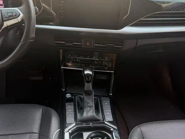 Volkswagen Passat — Фото автомобиля 7